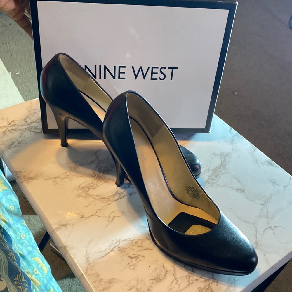 Nine West Women’s Rocha Black Platform Heels Size 10   4” Shoes